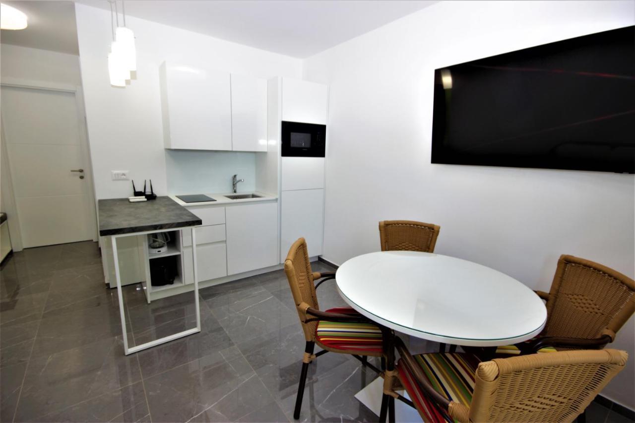 Apartments Smitran バニョレ エクステリア 写真