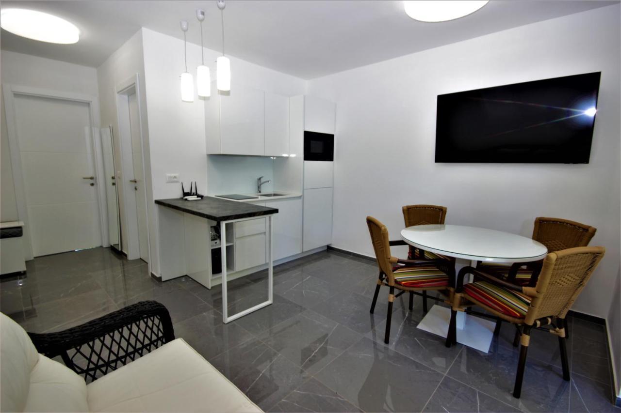 Apartments Smitran バニョレ エクステリア 写真
