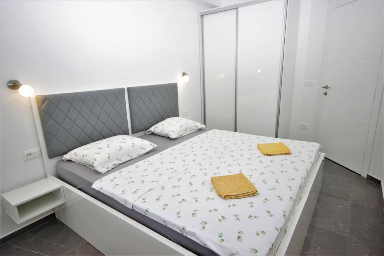 Apartments Smitran バニョレ エクステリア 写真