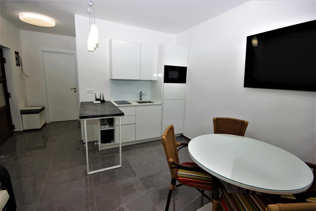 Apartments Smitran バニョレ エクステリア 写真