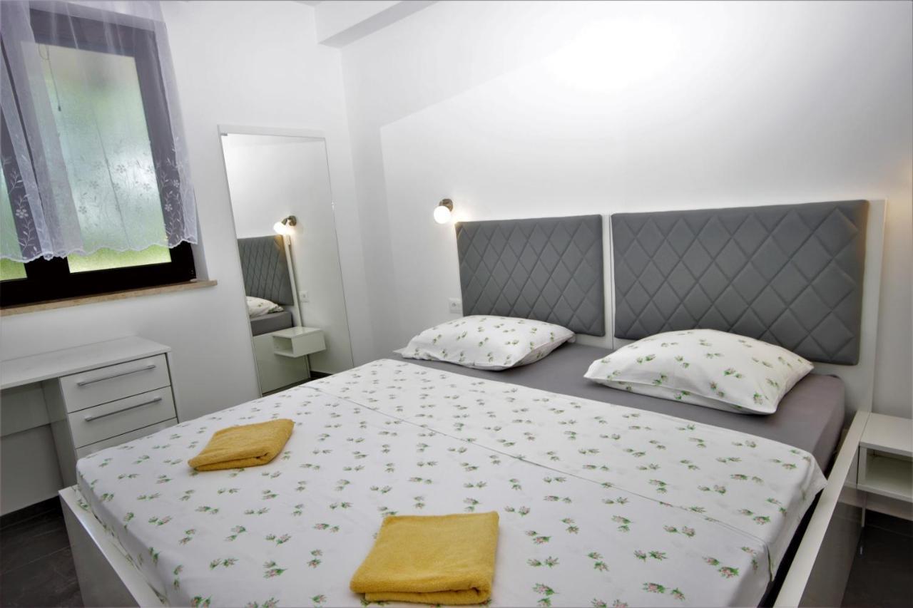 Apartments Smitran バニョレ エクステリア 写真