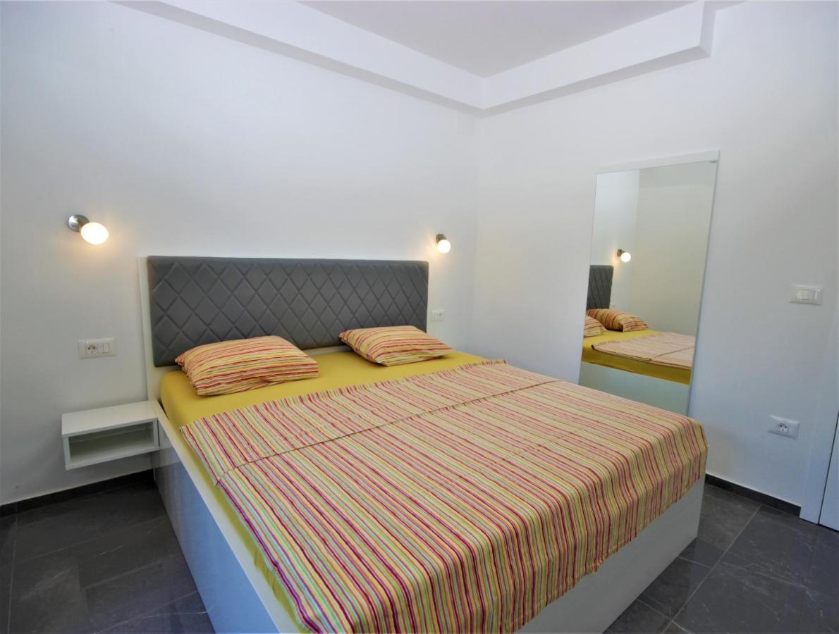 Apartments Smitran バニョレ エクステリア 写真