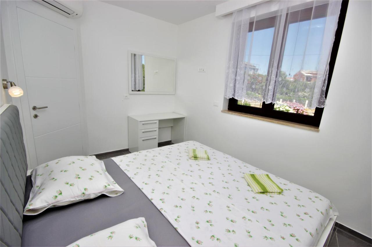 Apartments Smitran バニョレ エクステリア 写真