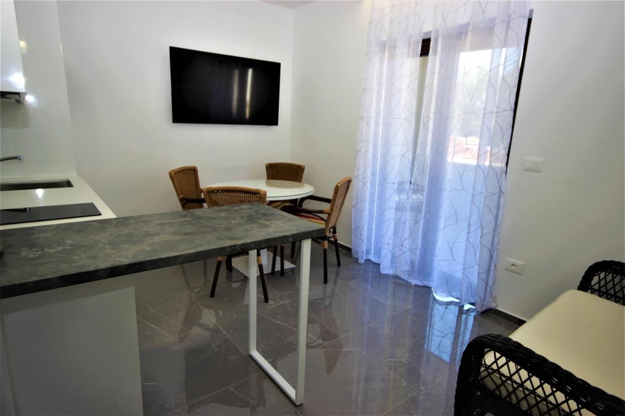 Apartments Smitran バニョレ エクステリア 写真